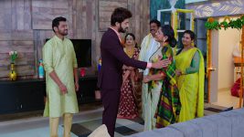 Nuvvu Nenu Prema S01E11 Vikramaditya Meets Shanthadevi Full Episode