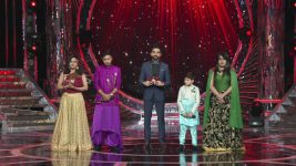 Om Shanti Om S01E26 And the Three Finalists Are... Full Episode