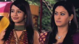 Paruvu Prathistha S01E27 Aditya's Family to Meet Priya Full Episode