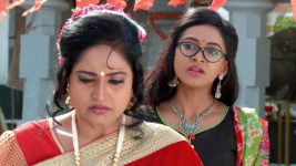 Pavitra Bandham S01E09 Vidya Offends Madhumati Full Episode