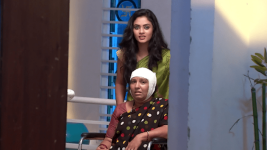 Pavitra Bandham S01E148 Vidya Tries to Harm Parvati Full Episode
