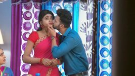 Pavitra Bandham S01E46 Vikram Kisses Ganga Full Episode