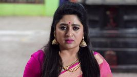 Ponmagal Vanthaal S01E27 Rajeshwari Senses a Bad Omen Full Episode