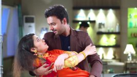 Premer Kahini S02E26 Raj Saves Piya Full Episode