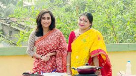 Priyo Bandhabi S01E30 Making Narkel Khichuri Full Episode