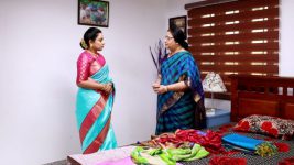 Raja Paarvai (vijay) S01E110 A Piece of Advice to Mahalakshmi Full Episode