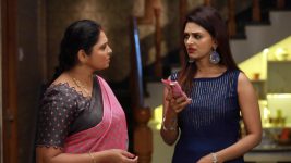 Raja Paarvai (vijay) S01E172 Banumati Spies on Charu Full Episode