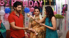 Raja Paarvai (vijay) S01E188 Anand Gets a Surprise Full Episode
