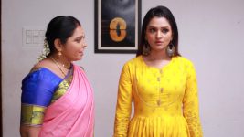 Raja Paarvai (vijay) S01E206 Meenatchi, Banumati's Secret Out? Full Episode