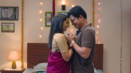 Sath De Tu Mala S01E68 Sameer, Prajakta Get Romantic Full Episode