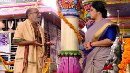 Savitramma Gari Abbayi S01E595 Savitri, Rama Rao's Kind Gesture Full Episode