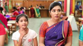 Senthoora Poove S01E54 Kayal Selects a Saree for Roja Full Episode