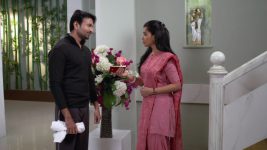 Shatada Prem Karave S01E04 Unmesh's Surprise for Sayali Full Episode