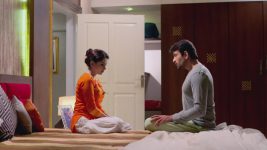 Shatada Prem Karave S01E56 Unmesh, Sayali's Dilemma Full Episode