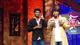 Sirippuda S01E49 Yenda Thalaila Team Enjoys Full Episode