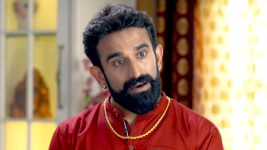 Tu Saubhagyavati Ho S01E17 Rangrao Blackmails Full Episode