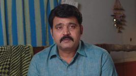 Vadinamma S01E56 Raghuram comforts Shailu Full Episode