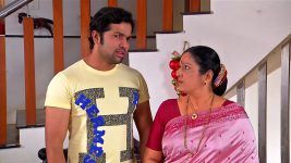 Ashwini Nakshatra S01E624 19th October 2015 Full Episode