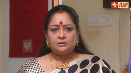 Deivam Thandha Veedu S05E36 Seetha receives a gift Full Episode