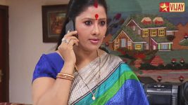 Deivam Thandha Veedu S16E40 Bhanumathy is blackmailed Full Episode