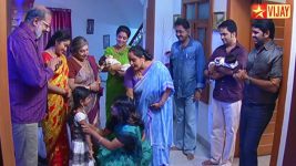 Deivam Thandha Veedu S17E67 Brave Harini Saves the Twins Full Episode