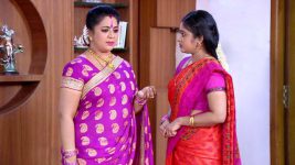 Deivam Thandha Veedu S20E62 Chitradevi Praises Seetha Full Episode