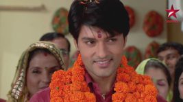 Diya Aur Baati Hum S04E49 Sooraj Is featured In Newspaper Full Episode