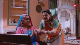 Diya Aur Baati Hum S19E22 Santosh seeks Meenakshi's help Full Episode