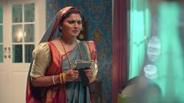 Durga Aur Charu S01 E08 Sampurna gets puzzled