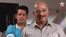 Durva S07E11 Vishwasrao shows concern for Anna Full Episode