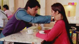 Eetaram Illalu S02E13 Surya gifts his locket to Sandhya Full Episode