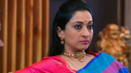 Idhayathai Thirudathey S01E1051 1st April 2022 Full Episode
