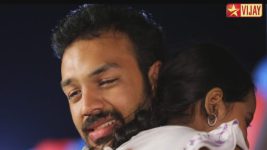Kalyanam Mudhal Kadhal Varai S03E27 Arjun embraces Pooja Full Episode