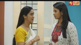Kalyanam Mudhal Kadhal Varai S03E44 Manju holds Priya's secret close Full Episode
