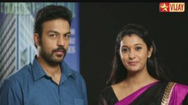 Kalyanam Mudhal Kadhal Varai S04E10 Priya, Arjun at an auction Full Episode