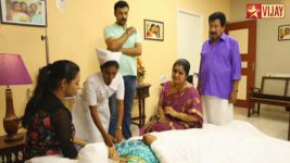 Kalyanam Mudhal Kadhal Varai S06E01 Manju gets an epileptic attack Full Episode