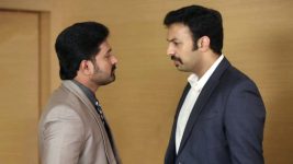 Kalyanam Mudhal Kadhal Varai S12E29 Arjun Takes Up Ashok's Offer Full Episode