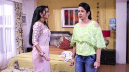 Kulaswamini S02E41 Arohi Learns About Mugdha Full Episode