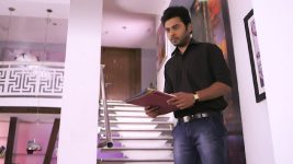 Kulaswamini S03E20 Devdhar's Files Go Missing Full Episode