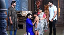 Kulavadhu S01E1590 31st August 2019 Full Episode