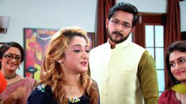 Mem Bou S04E36 Carol Leaves Koustav? Full Episode