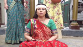 Mere Angne Mein S17E10 Kaushalya Puts Up An Act Full Episode