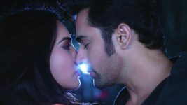 Naagin (Colors tv) S03 E26 Mahir's kiss leaves Bela confused!