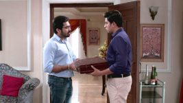 Nakalat Saare Ghadle S02E37 Prataprao Surprises Sanjay Full Episode