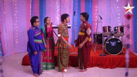 Runji S08E21 The band performs at a wedding Full Episode
