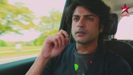 Saraswatichandra S07E79 Saras saves Kabir and Kumud Full Episode
