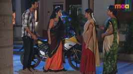 Sashirekha Parinayam S04E10 Sashi Quarrels with Her Neighbour Full Episode