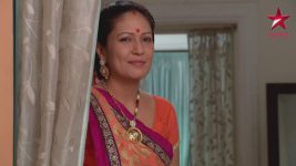 Yeh Rishta Kya Kehlata Hai S19E13 Naksh buys a bag for Gayatri Full Episode