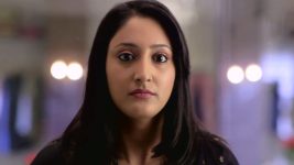 Humsafars S01 E29 Arzoo Sneaks Into The Office