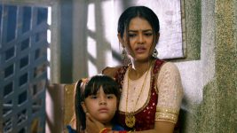 Kena Bou (Bengali) S01 E45 Purobi threatens to kill the kids!